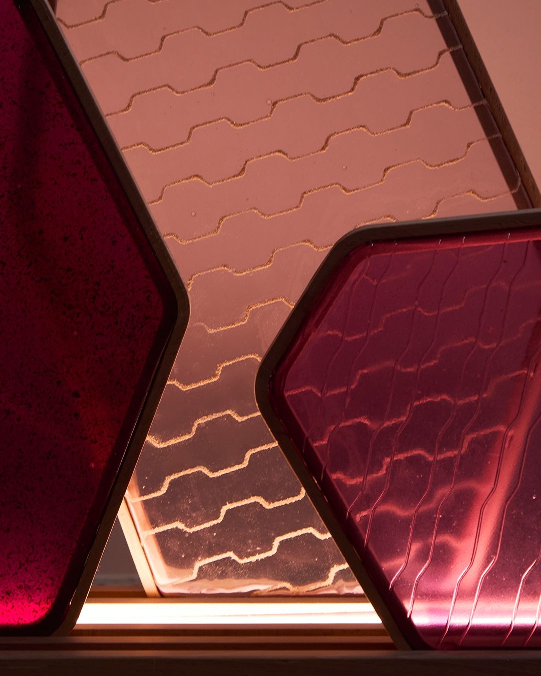 Byssus : quand les déchets mytilicoles deviennent biomatériaux lumineux chez hors-studio Byssus : quand les déchets mytilicoles deviennent biomatériaux lumineux chez hors-studio