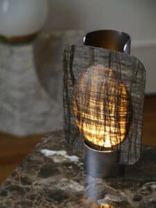 Chanvre et acier : Atelier DAMA façonne la lumière