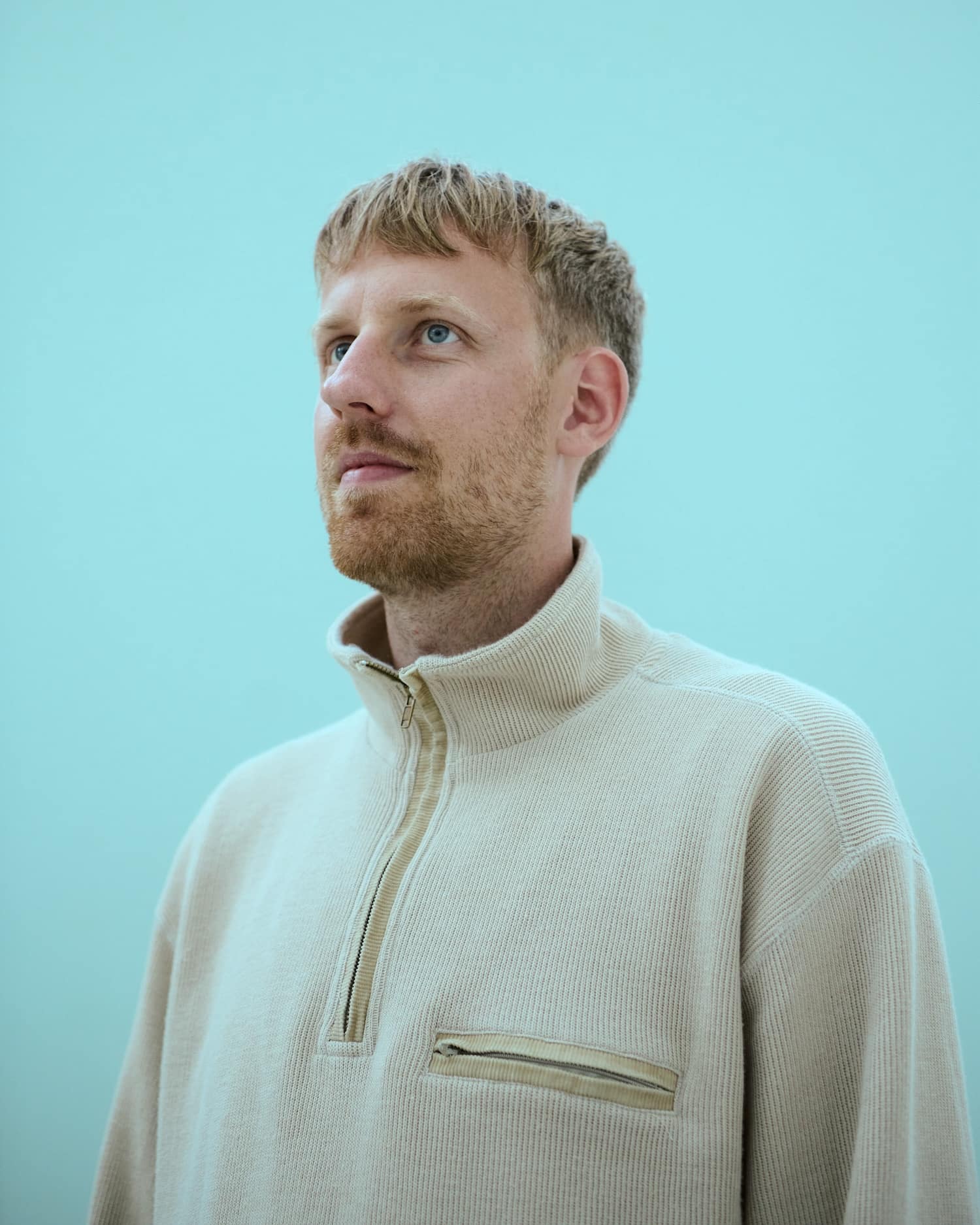 Design danois : Kasper Kyster présente Strata, des luminaires modulaires où l'acier rencontre l'acrylique givré Design danois : Kasper Kyster présente Strata, des luminaires modulaires où l'acier rencontre l'acrylique givré