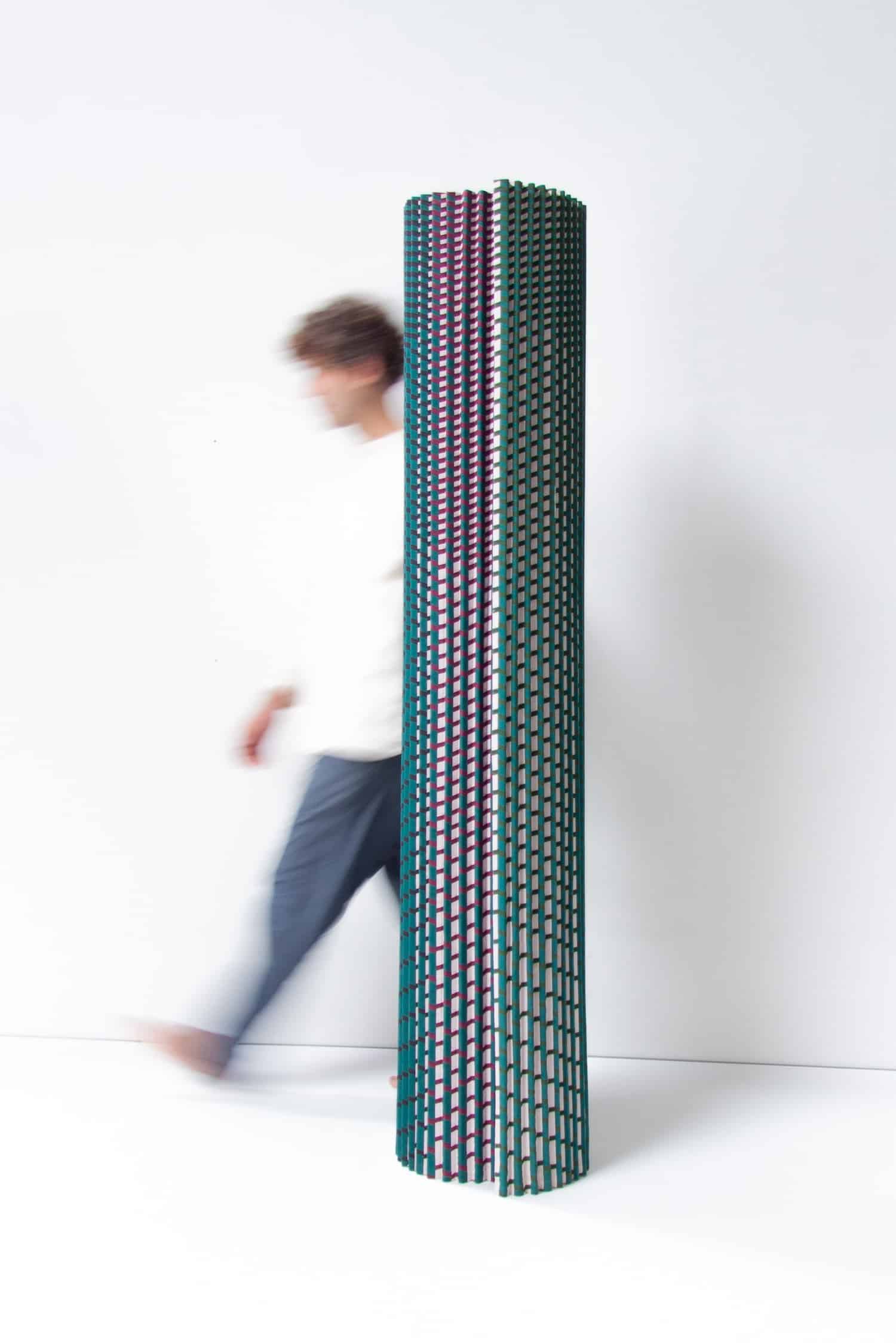 Luis Marie transforme le feutre recyclé en cloison textile autoportante Luis Marie transforme le feutre recyclé en cloison textile autoportante