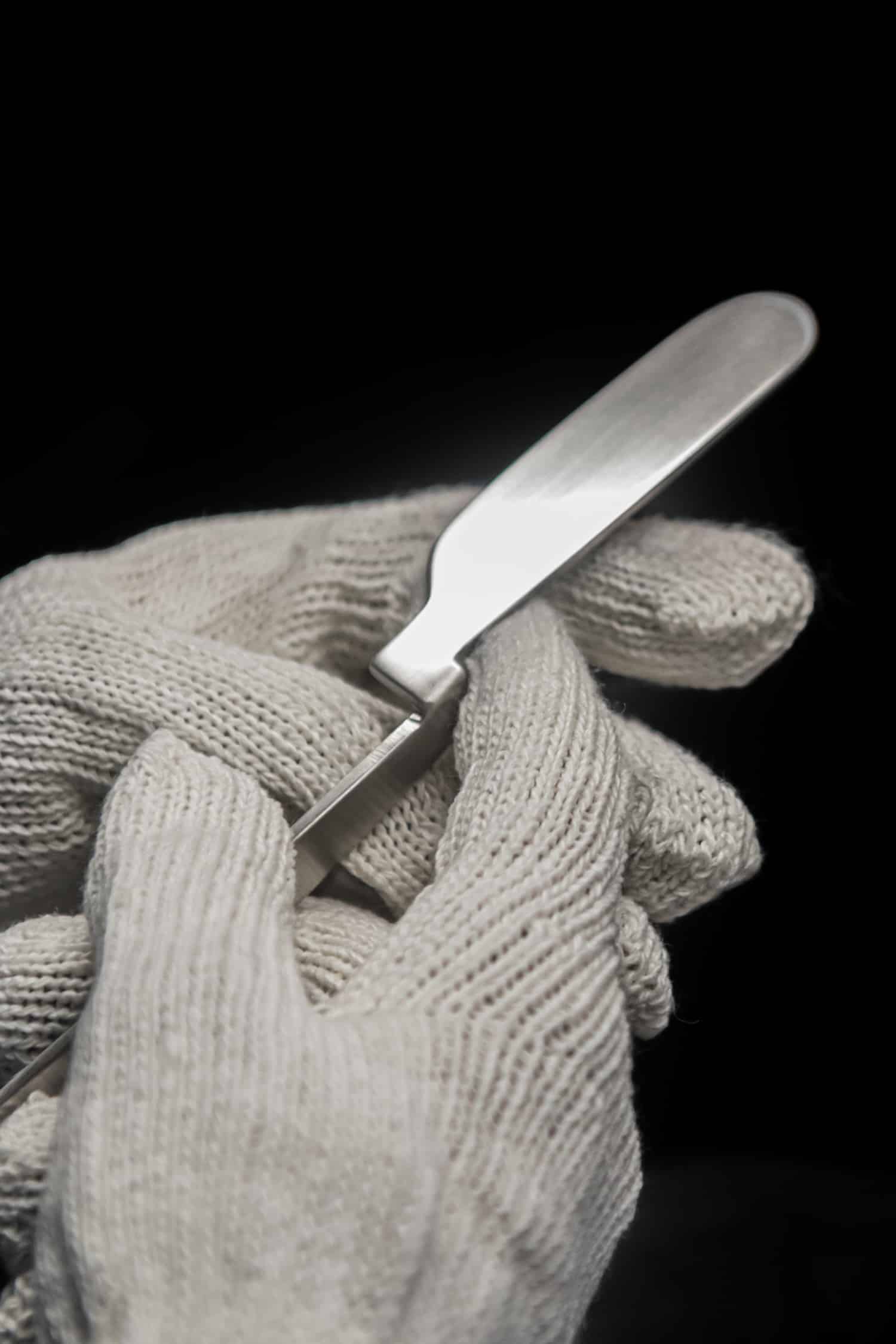 OKU : le couteau britannique façonné par 400 ans de tradition métallurgique japonaise OKU : le couteau britannique façonné par 400 ans de tradition métallurgique japonaise