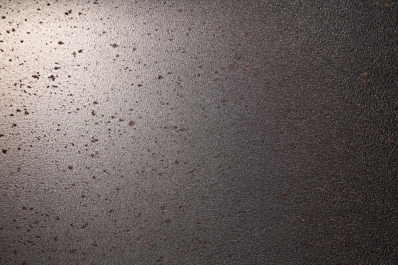 OBRO par OKUNOTE Tokyo Studio : un nouveau composite PVC et poudre de cuir translucide issu de déchets OBRO par OKUNOTE Tokyo Studio : un nouveau composite PVC et poudre de cuir translucide issu de déchets