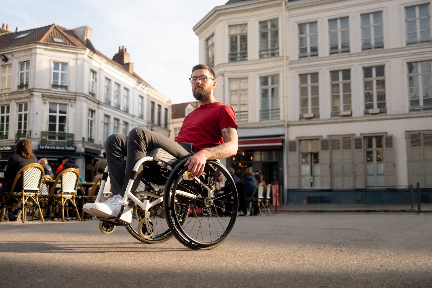 Rencontre : Colin GALLOIS, ingénieur et designer fondateur d'EPPUR développant le 1er système de freinage pour fauteuils roulants Rencontre : Colin GALLOIS, ingénieur et designer fondateur d'EPPUR développant le 1er système de freinage pour fauteuils roulants