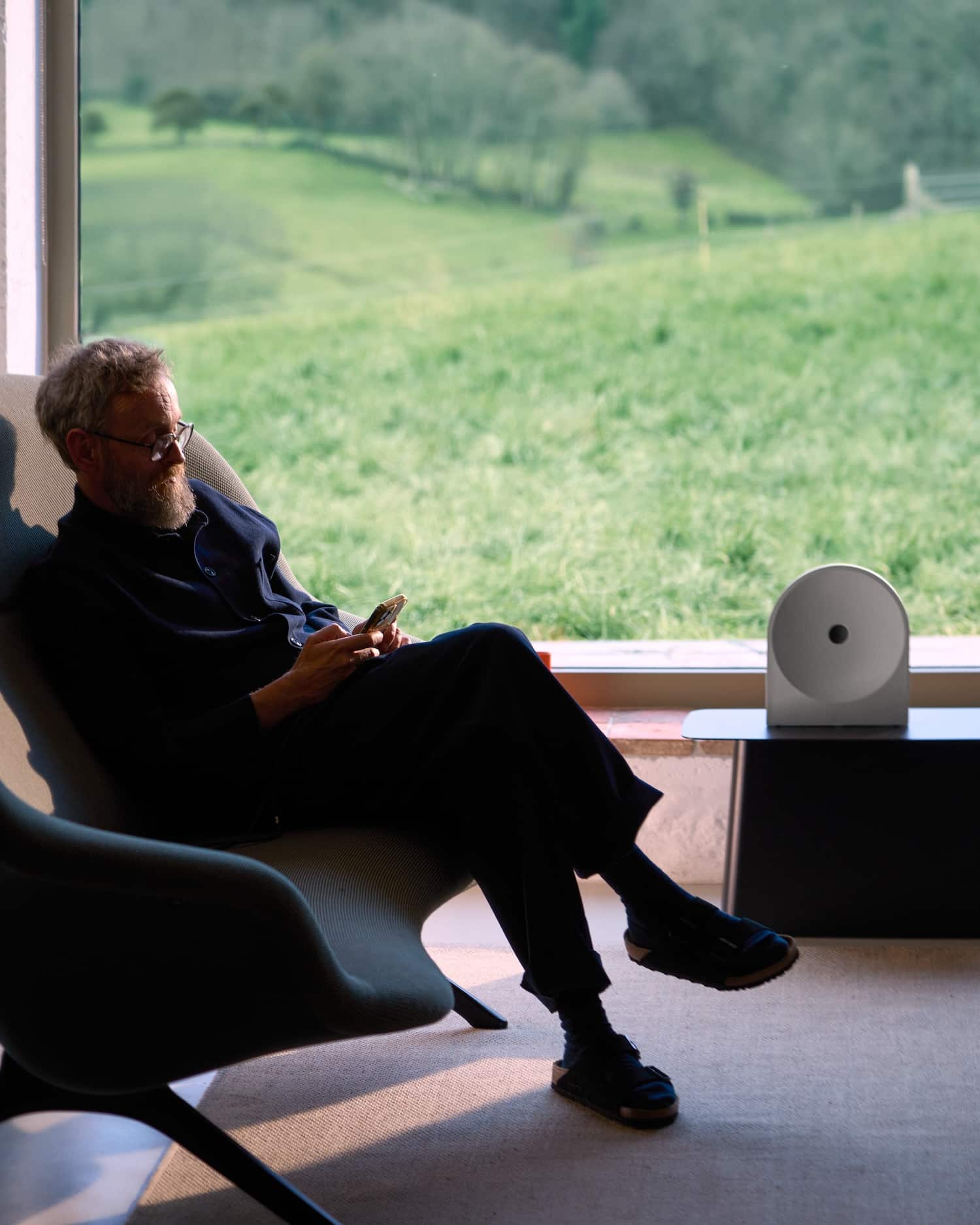 Et si une enceinte Wi-Fi pouvait être une sculpture d'intérieur ? Samsung Music Studio x Erwan Bouroullec Et si une enceinte Wi-Fi pouvait être une sculpture d'intérieur ? Samsung Music Studio x Erwan Bouroullec