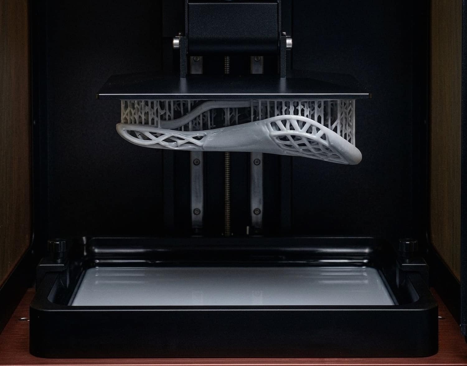 AERIS par Mahdi Naïm Studio : quand le lattice imprimé en 3D rencontre le cuir cousu main AERIS par Mahdi Naïm Studio : quand le lattice imprimé en 3D rencontre le cuir cousu main