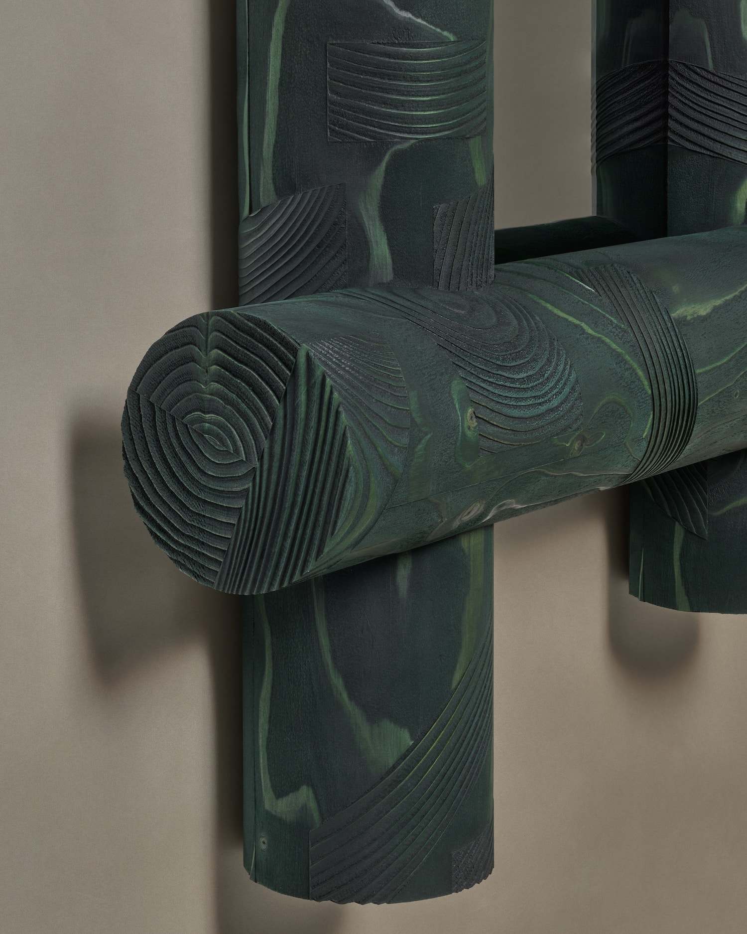 BLEND Mirror : Ward Wijnant fait parler le fil du bois comme personne