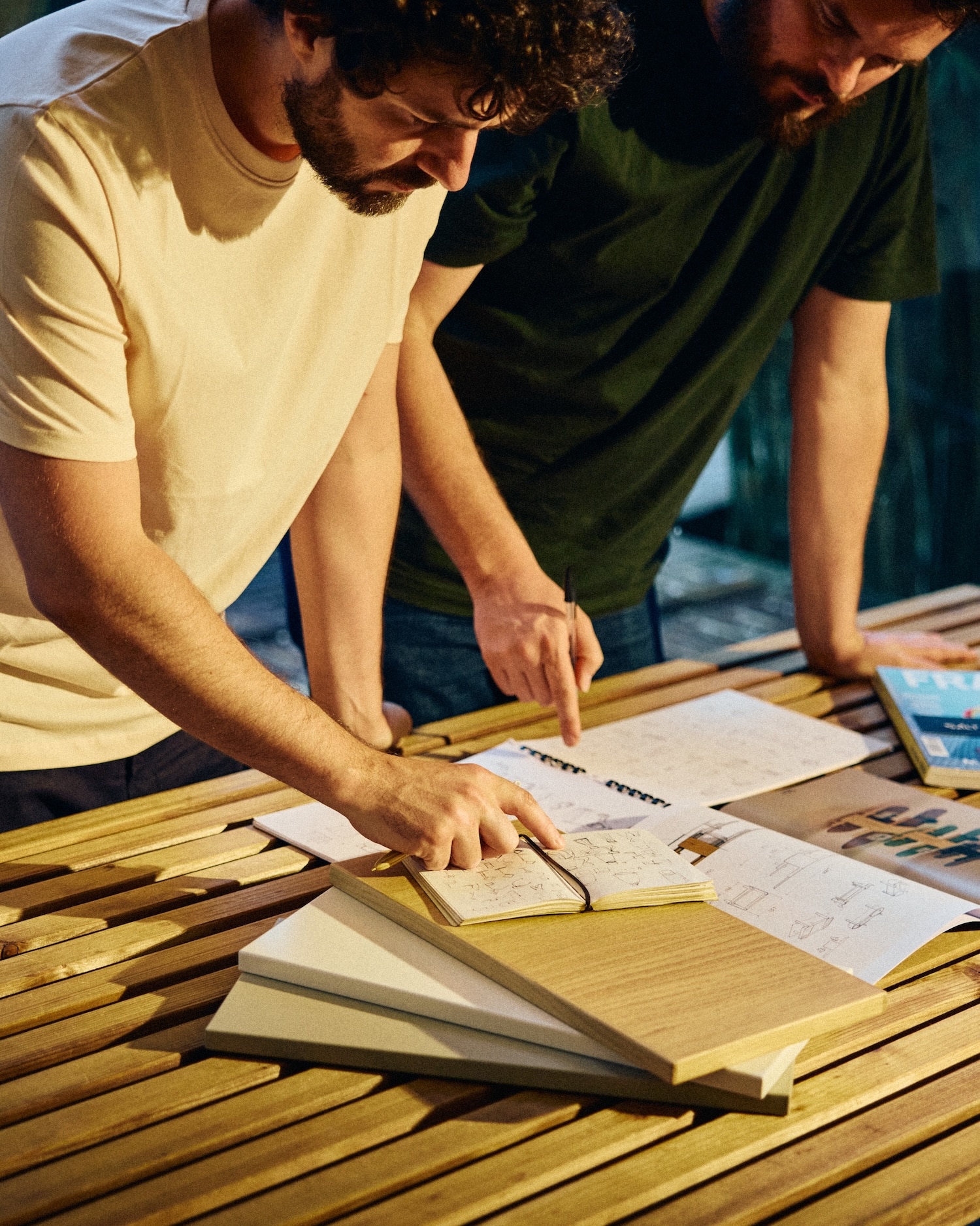 Rencontre : Louis Thibault et Antoine Gibert, le duo GALT qui remet l'artisan au cœur du design industriel Rencontre : Louis Thibault et Antoine Gibert, le duo GALT qui remet l'artisan au cœur du design industriel