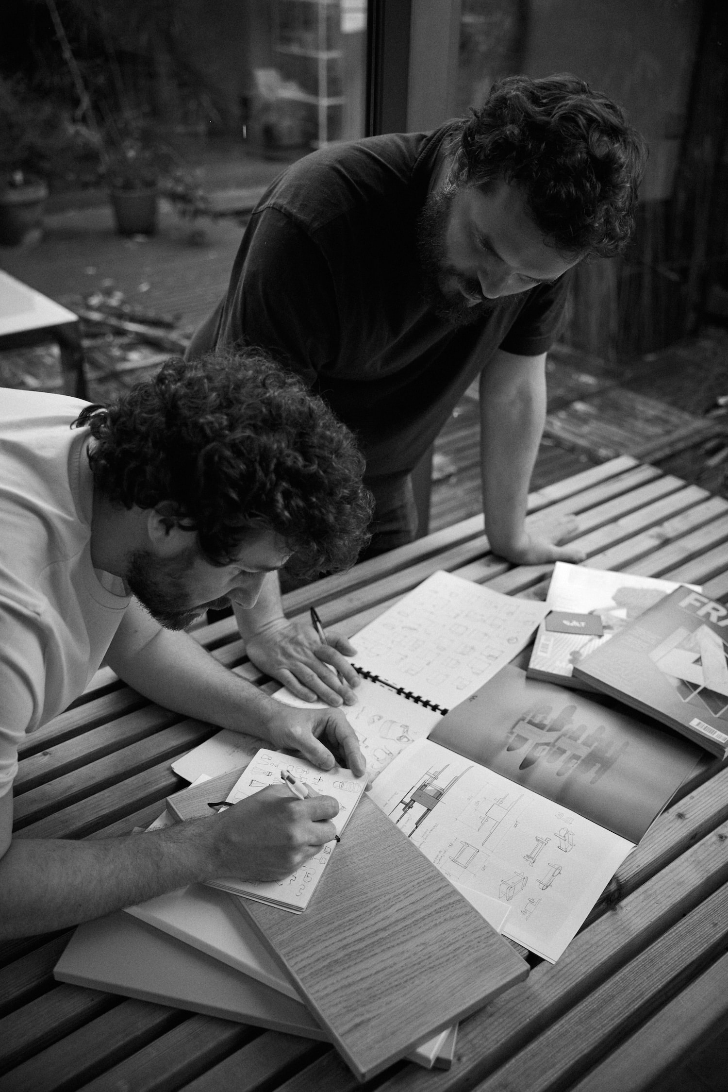 Rencontre : Louis Thibault et Antoine Gibert, le duo GALT qui remet l'artisan au cœur du design industriel Rencontre : Louis Thibault et Antoine Gibert, le duo GALT qui remet l'artisan au cœur du design industriel