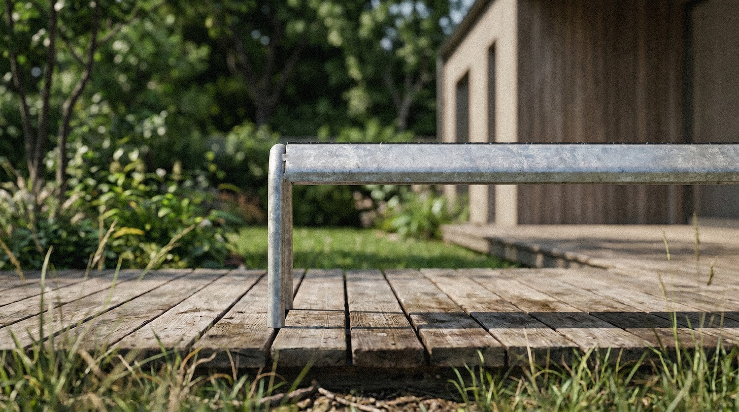 ESTRADE : un banc public fait de glissières d'autoroute et de déchets plastiques, par Pierre Villez