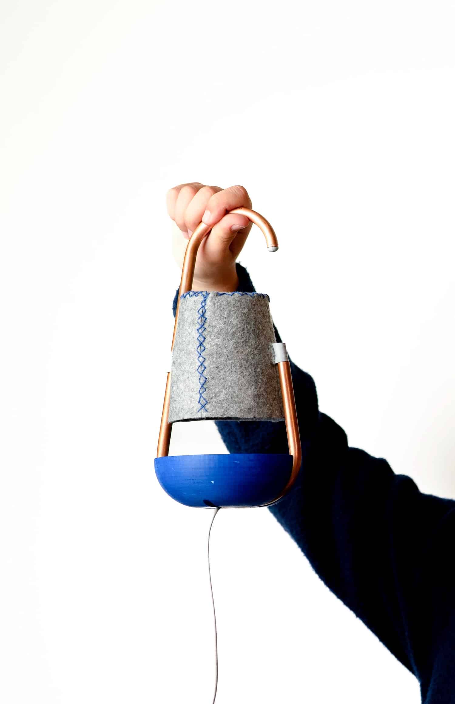 Éveiller l'intérêt des enfants pour la création manuelle : le kit lampe d'Elian Hillereau Éveiller l'intérêt des enfants pour la création manuelle : le kit lampe d'Elian Hillereau