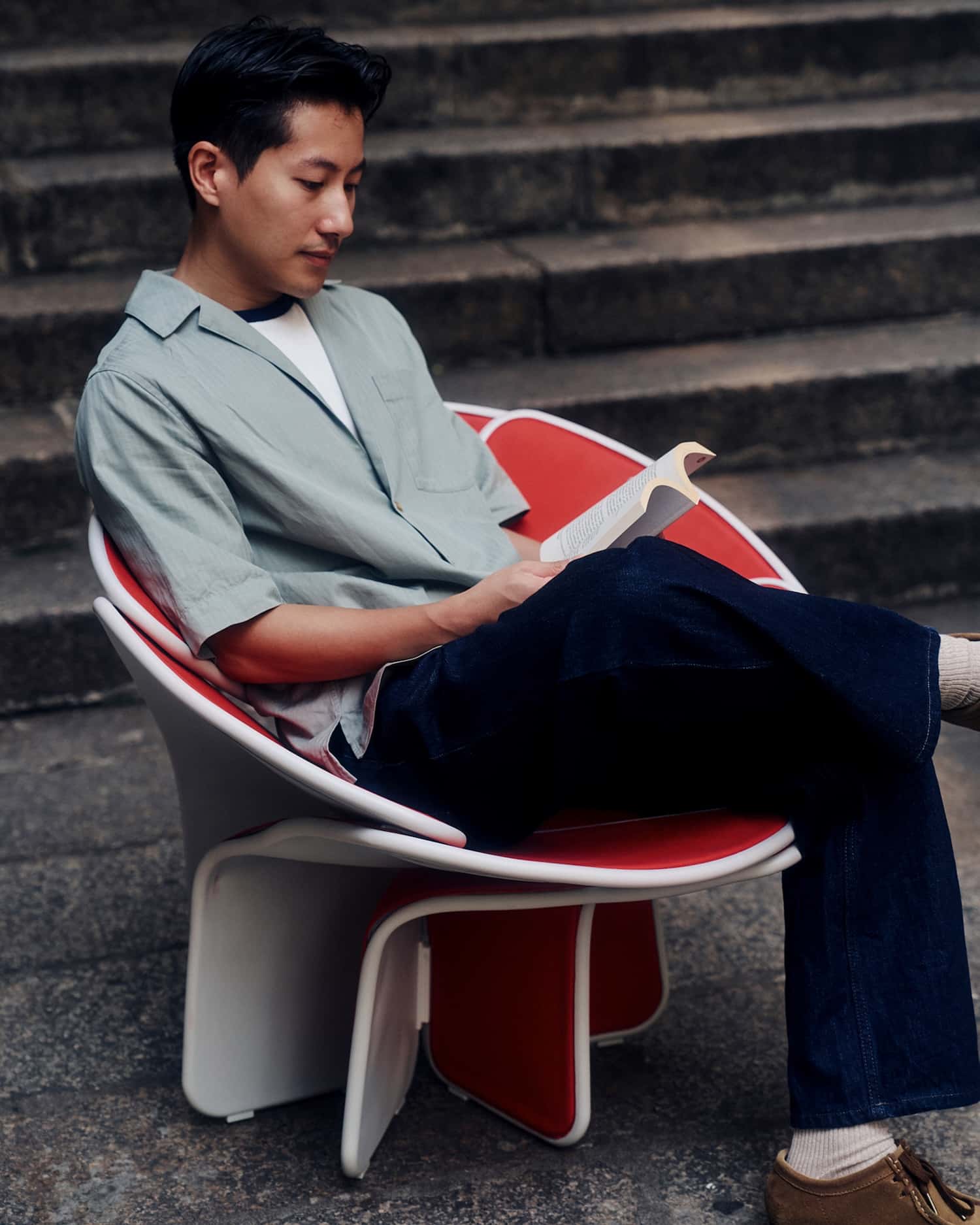 Otto par Max Gunawan : le fauteuil lounge en textile de cactus qui se replie comme une fleur Otto par Max Gunawan : le fauteuil lounge en textile de cactus qui se replie comme une fleur