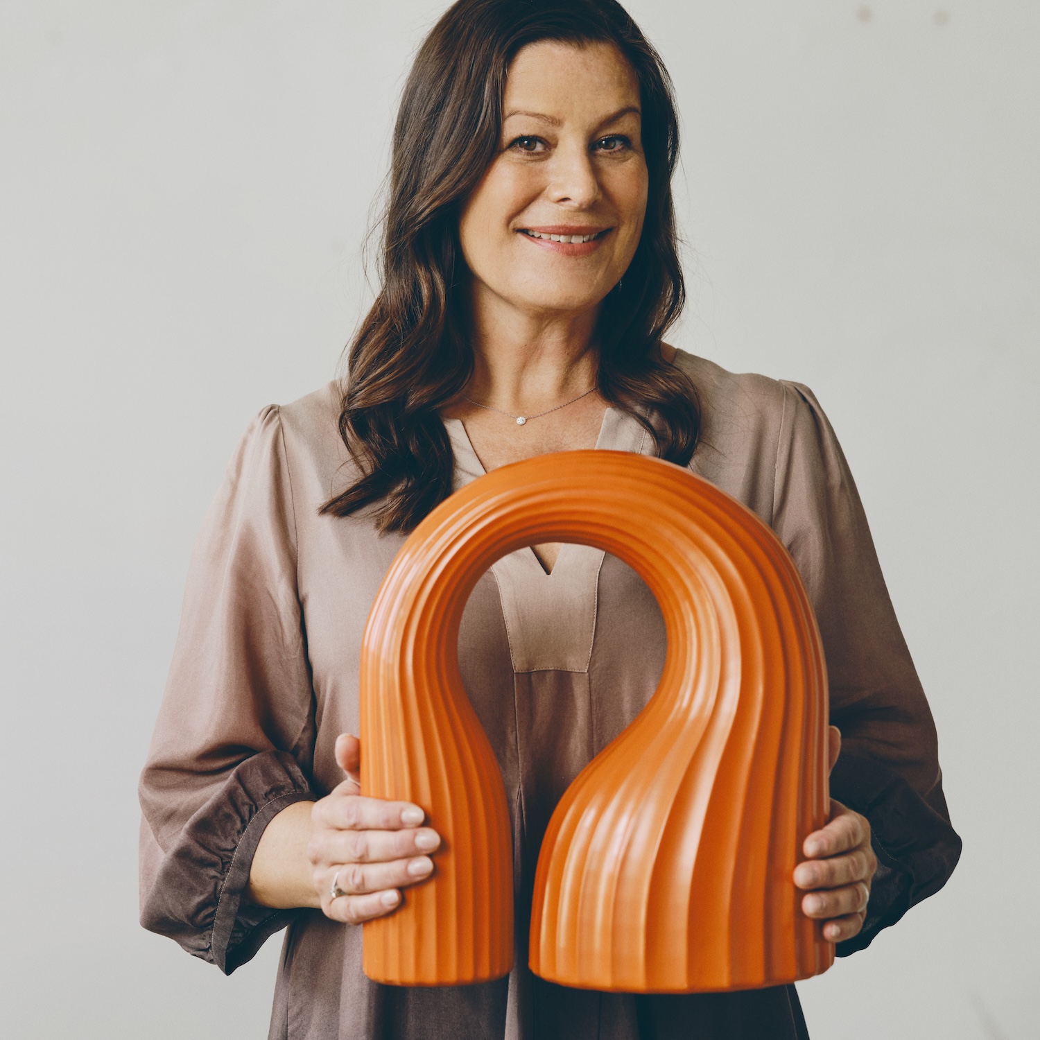 KONSTRUNDA chez IKEA : six créateurs, du pin massif et du verre pour brouiller art et design à la Paris Design Week KONSTRUNDA chez IKEA : six créateurs, du pin massif et du verre pour brouiller art et design à la Paris Design Week