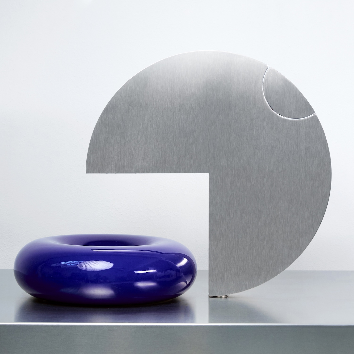 Hugo Volpei (Trone), le pari de rendre désirable l'objet le plus regardé et le moins dessiné de la maison Hugo Volpei (Trone), le pari de rendre désirable l'objet le plus regardé et le moins dessiné de la maison