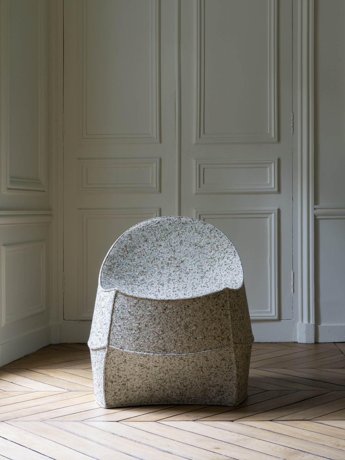 Bloc, le fauteuil en feutre de laine d'Aldo Bakker pour Moustache Bloc, le fauteuil en feutre de laine d'Aldo Bakker pour Moustache