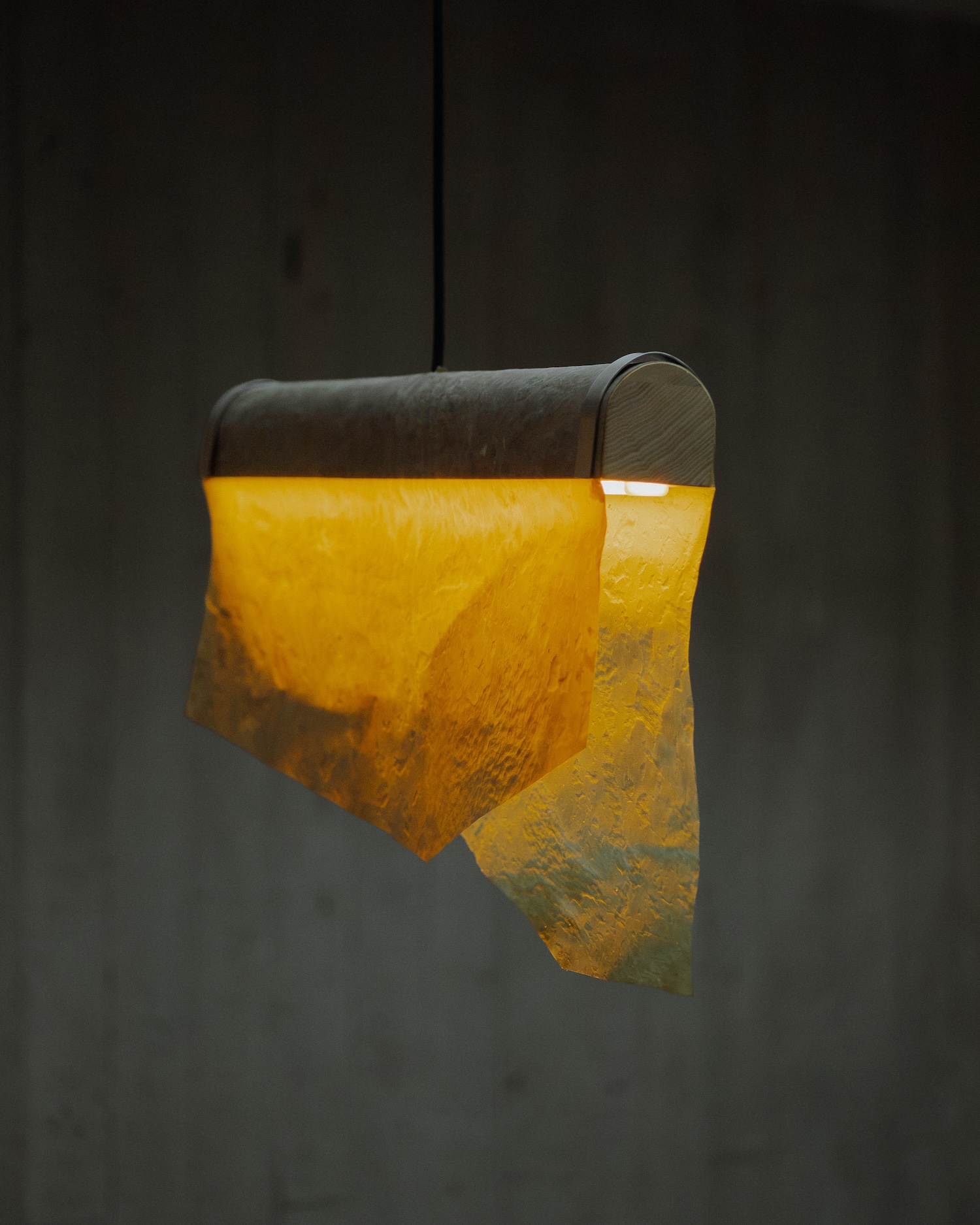 Quand un tapis de selle mexicain devient un luminaire en cellulose cultivée Quand un tapis de selle mexicain devient un luminaire en cellulose cultivée