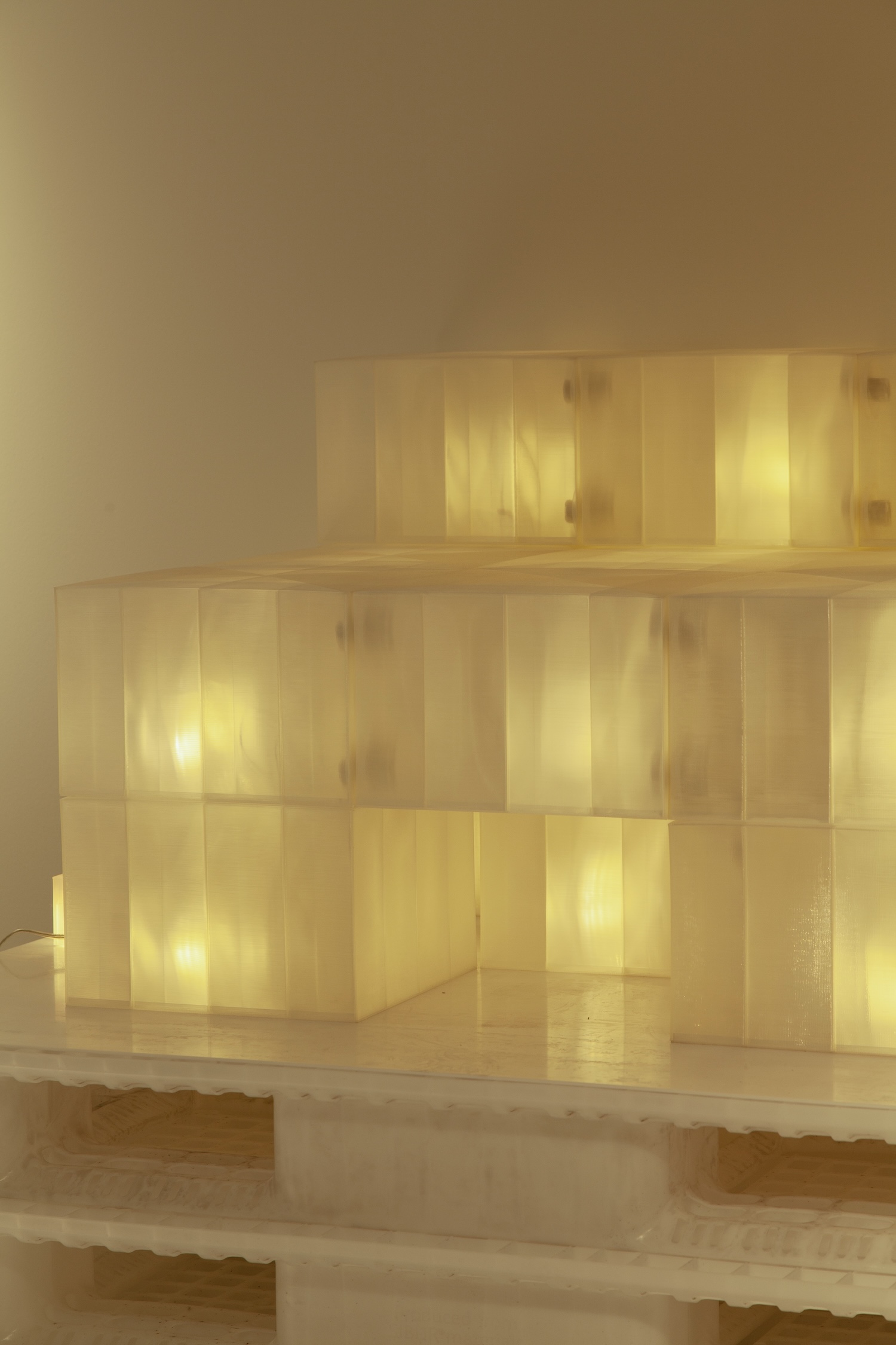 Une chaise qui respire quand vous approchez ? Le Tetris lumineux de project oforme