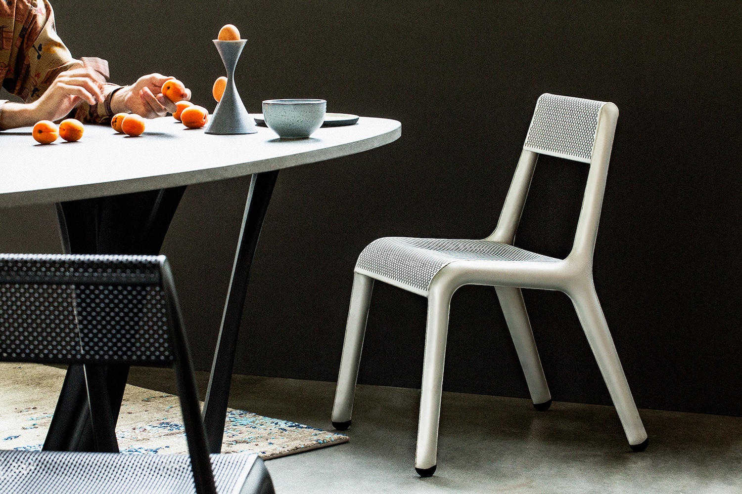 Ultraleggera : la chaise en aluminium d’Oskar Zięta qui relance le défi de Gio Ponti